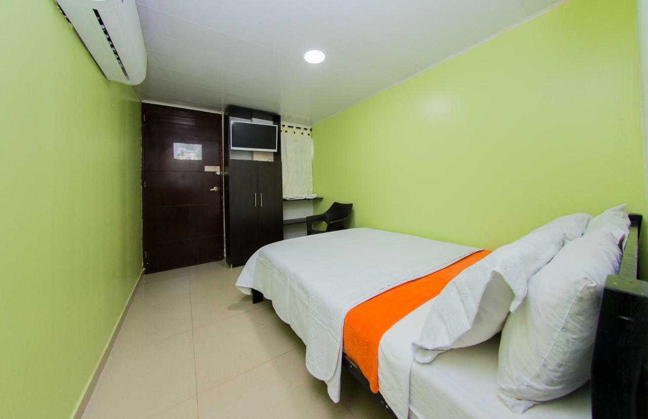 Hotel Marina Suites Cartagena Esterno foto