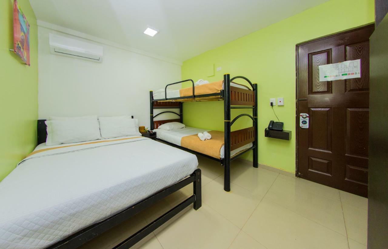 Hotel Marina Suites Cartagena Esterno foto